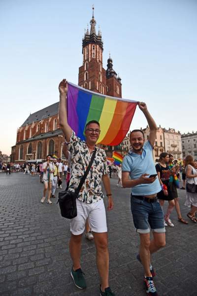 Piękny Tęczowy Kraków. Roztańczony i radosny Marsz Równości (fot. Marek Lasyk) - zdjęcie 39