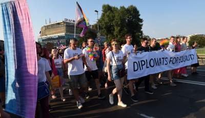 Piękny Tęczowy Kraków. Roztańczony i radosny Marsz Równości (fot. Marek Lasyk) - zdjęcie 12