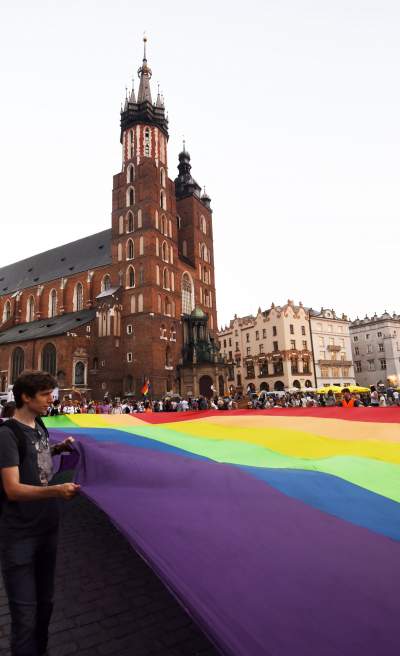 Piękny Tęczowy Kraków. Roztańczony i radosny Marsz Równości (fot. Marek Lasyk) - zdjęcie 42