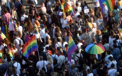 Piękny Tęczowy Kraków. Roztańczony i radosny Marsz Równości (fot. Marek Lasyk) - zdjęcie 20