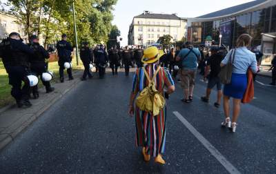 Piękny Tęczowy Kraków. Roztańczony i radosny Marsz Równości (fot. Marek Lasyk) - zdjęcie 11