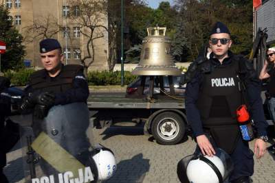 Homofobiczna pikieta nie zakłóciła Marszu Równości (fot. Marek Lasyk) - zdjęcie 2