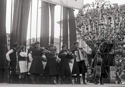 Targi Sztuki Ludowej 44 lata temu, fot. Marek Lasyk - zdjęcie 5