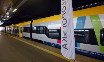 Uroczysty odbiór pociągu PESA ELF2, fot. Marek Lasyk - zdjęcie 14