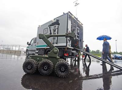Pięciotonowy specjalista do zadań specjalnych. Fot. Marek Lasyk - zdjęcie 15
