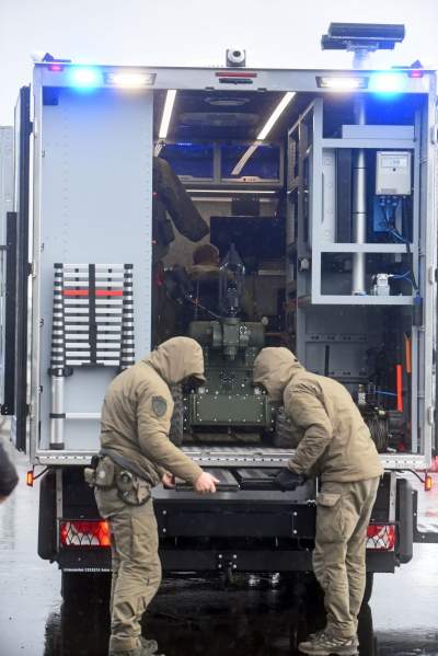 Pięciotonowy specjalista do zadań specjalnych. Fot. Marek Lasyk - zdjęcie 7