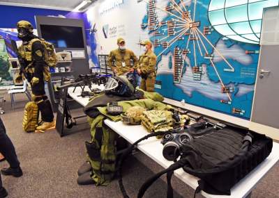 Pięciotonowy specjalista do zadań specjalnych. Fot. Marek Lasyk - zdjęcie 2