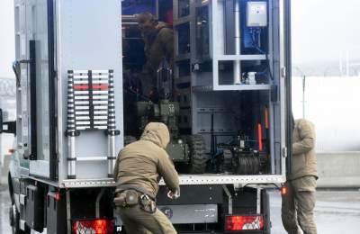 Pięciotonowy specjalista do zadań specjalnych. Fot. Marek Lasyk - zdjęcie 6