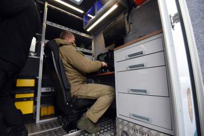 Pięciotonowy specjalista do zadań specjalnych. Fot. Marek Lasyk - zdjęcie 12