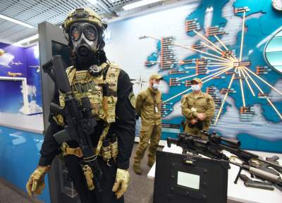 Pięciotonowy specjalista do zadań specjalnych. Fot. Marek Lasyk - zdjęcie 1