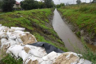 Bieżanów szykuje się na powódź. Stan alarmowy na Serafie - zdjęcie 15