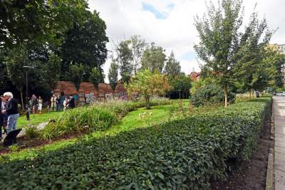 Skwer Janiny Paradowskiej przy ulicy Łobzowskiej - zdjęcie 11