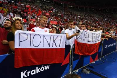 Orły fruwają w Krakowie. Zwycięstwo po szalonym meczu - zdjęcie 1