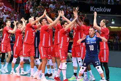 Orły fruwają w Krakowie. Zwycięstwo po szalonym meczu - zdjęcie 4