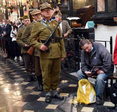 Szczątki trzech żołnierzy niezłomnych uroczyście pochowane... - zdjęcie 7