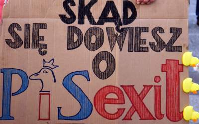"Skąd się dowiesz o PISEXIT?" Protest na Rynku Głównym - zdjęcie 19