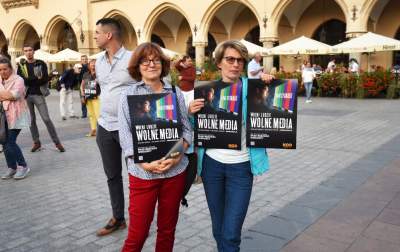 "Skąd się dowiesz o PISEXIT?" Protest na Rynku Głównym - zdjęcie 12