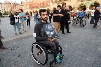 "Skąd się dowiesz o PISEXIT?" Protest na Rynku Głównym - zdjęcie 18