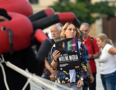 "Skąd się dowiesz o PISEXIT?" Protest na Rynku Głównym - zdjęcie 26