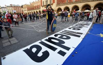 "Skąd się dowiesz o PISEXIT?" Protest na Rynku Głównym - zdjęcie 2