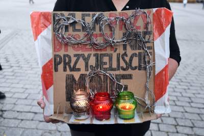 Haniebne działania polskich władz. Protest w Krakowie 27.09.2021 - zdjęcie 19