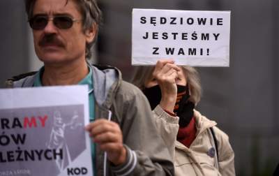 Protest przed krakowskim sądem. Fot. Marek Lasyk - zdjęcie 11