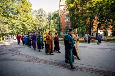 Inauguracja roku akademickiego na najlepszej polskiej uczelni. Fot. Jan Graczyński - zdjęcie 15