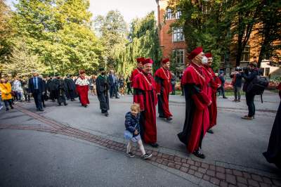 Inauguracja roku akademickiego na najlepszej polskiej uczelni. Fot. Jan Graczyński - zdjęcie 18