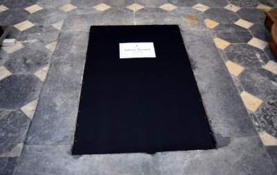 Pożegnaliśmy biskupa Tadeusza Pieronka. Spoczął w krypcie biskupów - zdjęcie 16