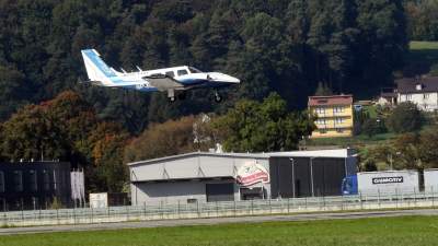 Dziwny wyścig na lotnisku: maluch ścigał się z samolotem - zdjęcie 15