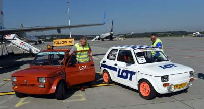Dziwny wyścig na lotnisku: maluch ścigał się z samolotem - zdjęcie 1