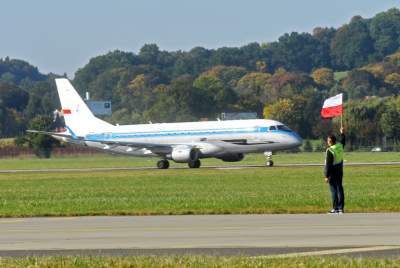 Dziwny wyścig na lotnisku: maluch ścigał się z samolotem - zdjęcie 20