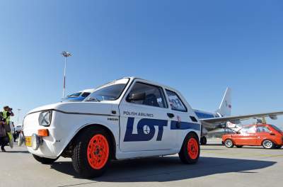 Dziwny wyścig na lotnisku: maluch ścigał się z samolotem - zdjęcie 2