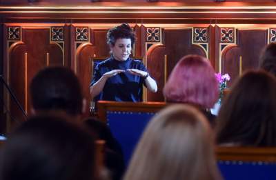 Spotkanie Olgi Tokarczuk ze studentkami i studentami, fot. Marek Lasyk - zdjęcie 9