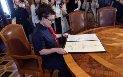 Olga Tokarczuk Honorową Obywatelką Krakowa. Fot. Marek Lasyk - zdjęcie 19