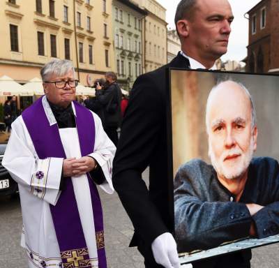 Kraków pożegnał poetę. Prochy złożono w Panteonie Narodowym - zdjęcie 4