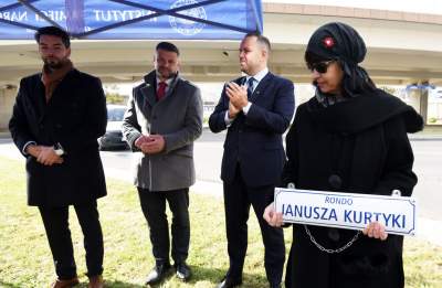 Kolejne rondo w Krakowie ma patrona. Upamiętniono Janusza Kurtykę - zdjęcie 5