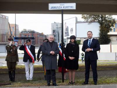 Kolejne rondo w Krakowie ma patrona. Upamiętniono Janusza Kurtykę - zdjęcie 11