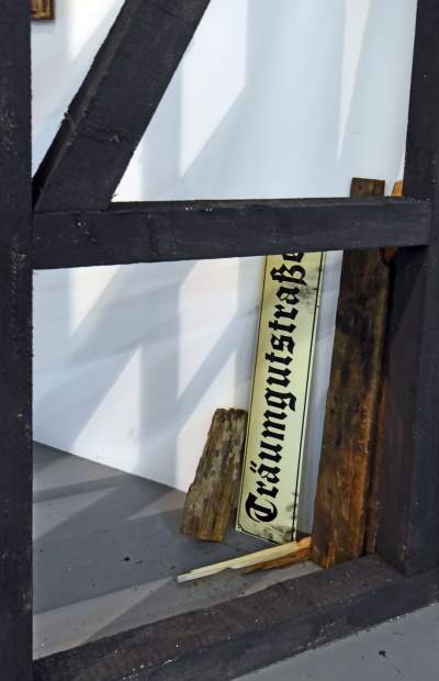 Wszystko jest sztuką, nawet... rozpad. Intrygująca wystawa - zdjęcie 3