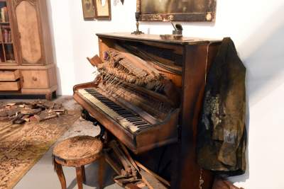 Wszystko jest sztuką, nawet... rozpad. Intrygująca wystawa - zdjęcie 2