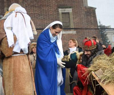 Imponujący orszak na ulicach Krakowa. Piękna tradycja - zdjęcie 30