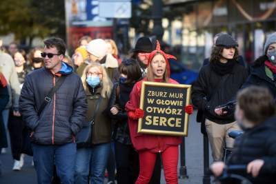 Marsz solidarności z osobami cierpiącymi na granicy polsko-białoruskiej - zdjęcie 4