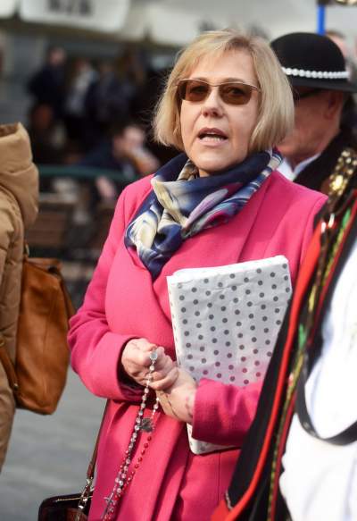 "Męski różaniec" zorganizował procesję za Polskę. Szli nie tylko mężczyźni - zdjęcie 18