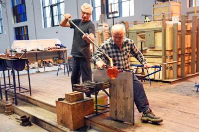 Tak tworzy się szklane cuda na Zabłociu... - zdjęcie 2