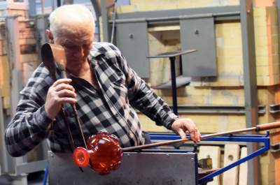 Tak tworzy się szklane cuda na Zabłociu... - zdjęcie 11