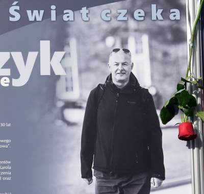 Świat czeka. Piękna wystawa na Małym Rynku - zdjęcie 20