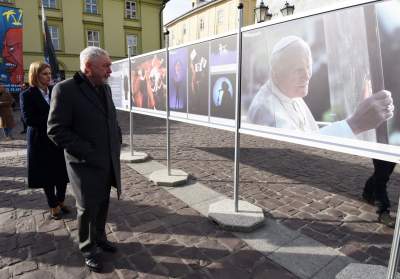 Świat czeka. Piękna wystawa na Małym Rynku - zdjęcie 14