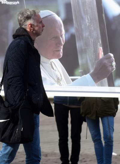 Świat czeka. Piękna wystawa na Małym Rynku - zdjęcie 5
