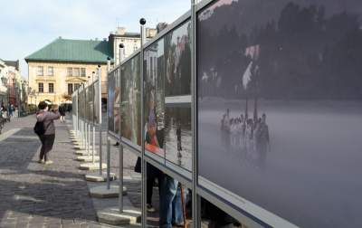Świat czeka. Piękna wystawa na Małym Rynku - zdjęcie 2