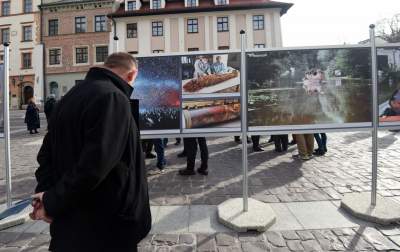 Świat czeka. Piękna wystawa na Małym Rynku - zdjęcie 4